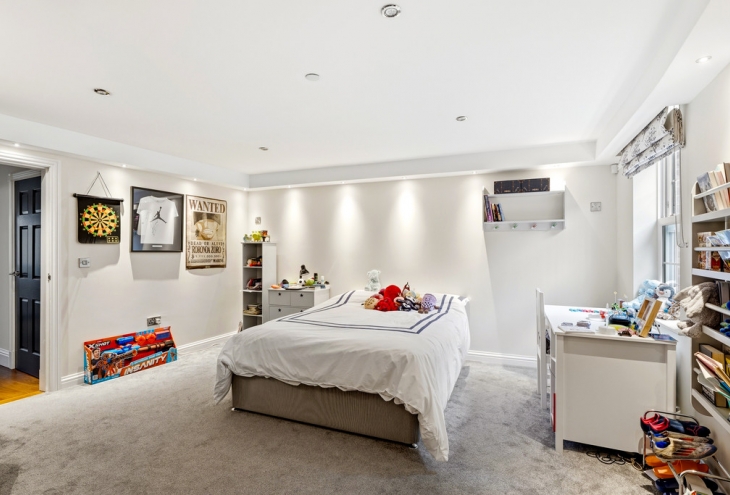 Burns Place 7 The Colosseum Lincoln LN1 3EX Image 11 - King and Co