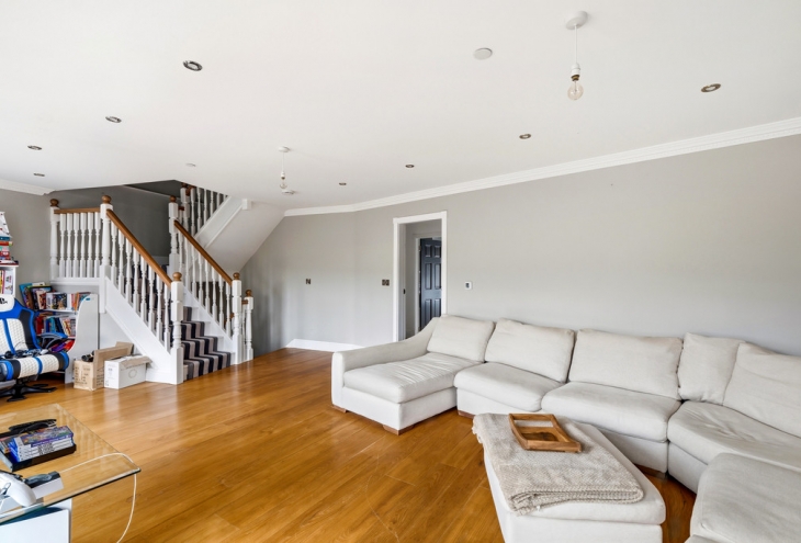 Burns Place 7 The Colosseum Lincoln LN1 3EX Image 9 - King and Co