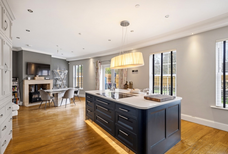 Burns Place 7 The Colosseum Lincoln LN1 3EX Image 4 - King and Co