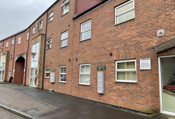 117 Riverside Drive Lincoln LN5 7PB Image 1 - King and Co