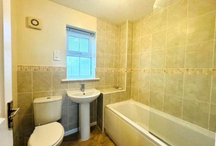 55 Bath Road Bracebridge Heath Lincoln LN4 2TU Image 9 - King and Co