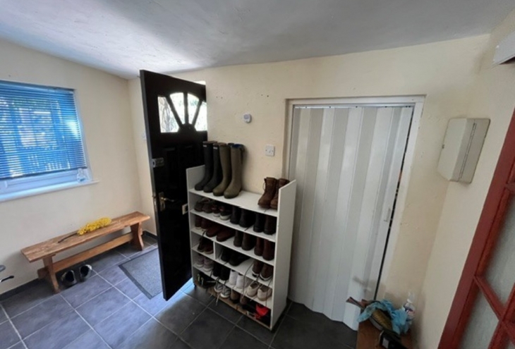 27  Chapel Lane Welton Lincoln LN2 3JW Image 5 - King and Co