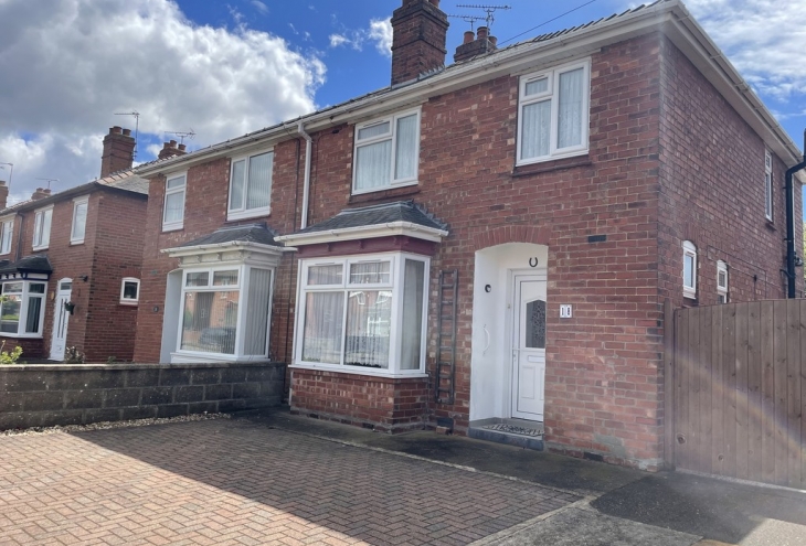 18 Harris Road Lincoln LN6 7PN Image 1 - King and Co