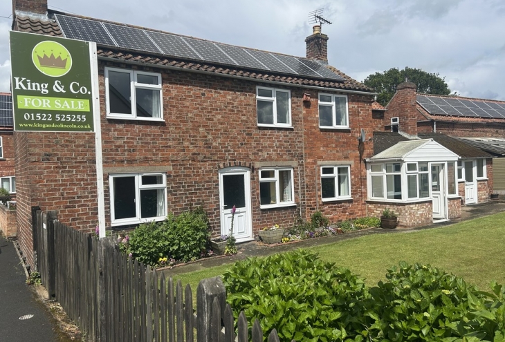 Sherwood Cottage High Street Harby NG23 7EB Image 1 - King and Co