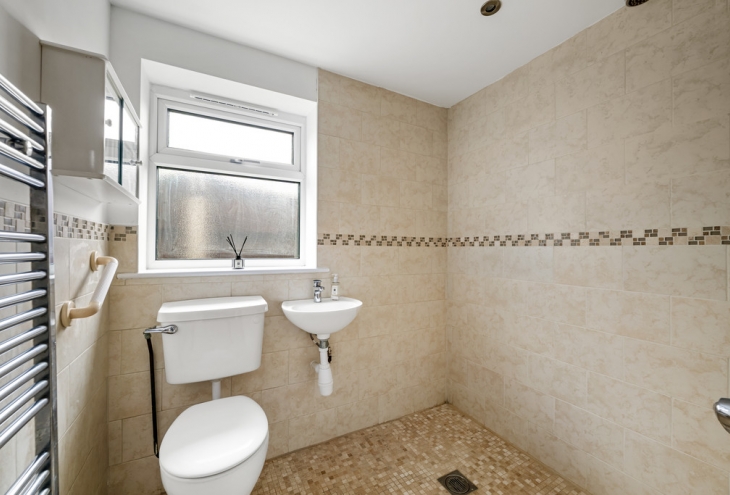2 Alconbury Close Lincoln LN6 3RE Image 10 - King and Co