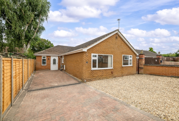 2 Alconbury Close Lincoln LN6 3RE Image 1 - King and Co