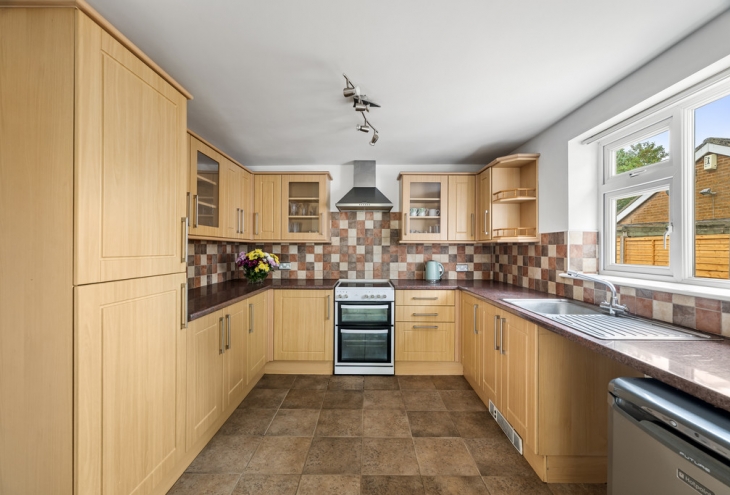 2 Alconbury Close Lincoln LN6 3RE Image 4 - King and Co