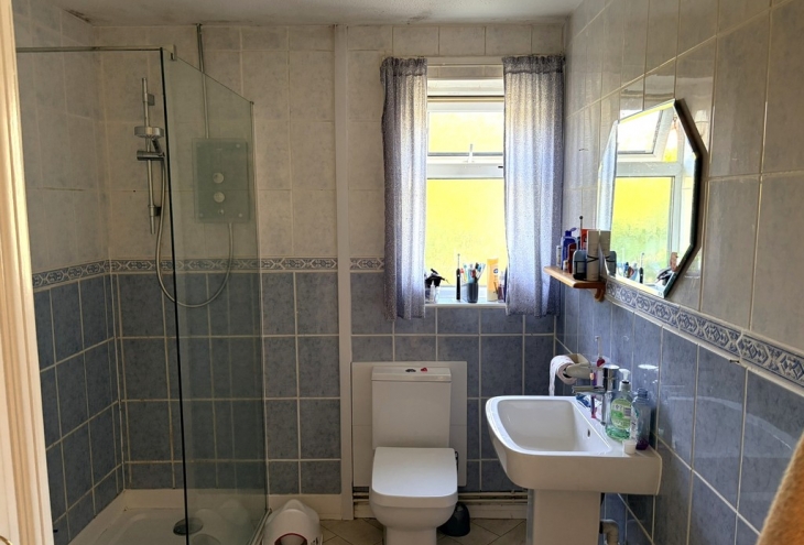 13  Lissett Close Lincoln LN6 0SY Image 7 - King and Co
