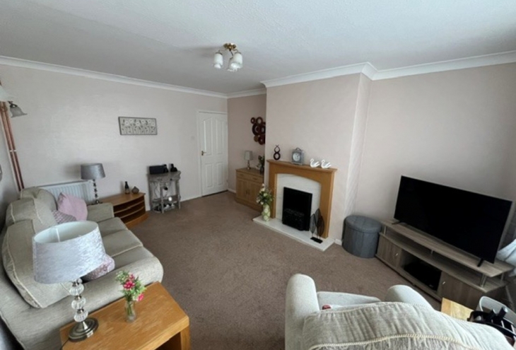 6 Otter Avenue Saxilby  LN1 2HU Image 3 - King and Co