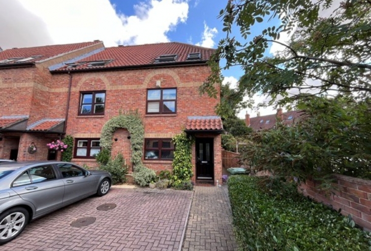 23 Wainwell Mews Lincoln Lincolnshire LN2 4BF Image 1 - King and Co