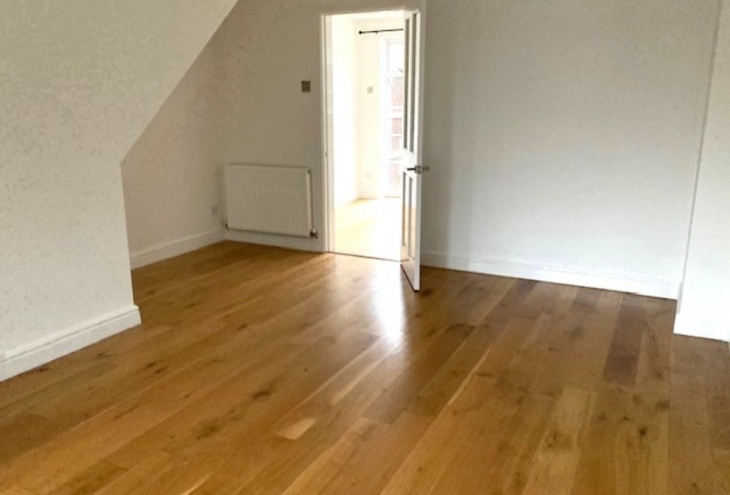 15 Lingfield Close Saxilby Lincoln LN1 2FR Image 2 - King and Co