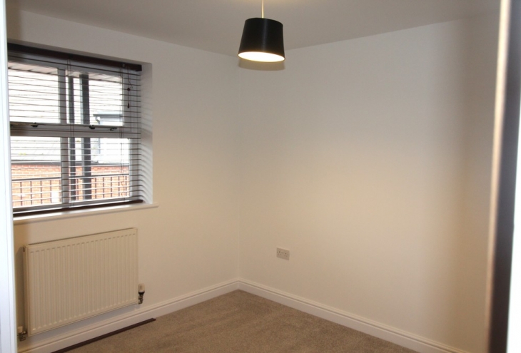 18 The Cloisters Lincoln LN2 4AS Image 6 - King and Co