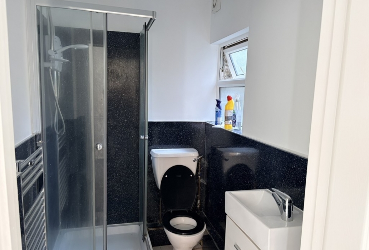 Flat 1 35a Beaumont Fee Lincoln LN1 1EZ Image 6 - King and Co
