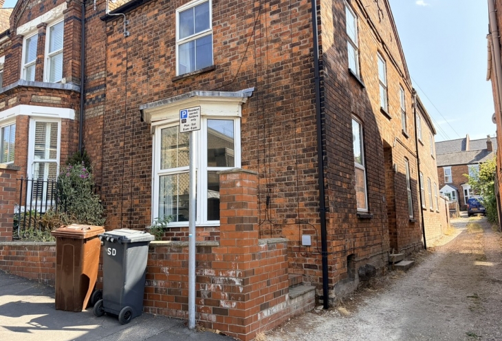 Flat 1 35a Beaumont Fee Lincoln LN1 1EZ Image 1 - King and Co
