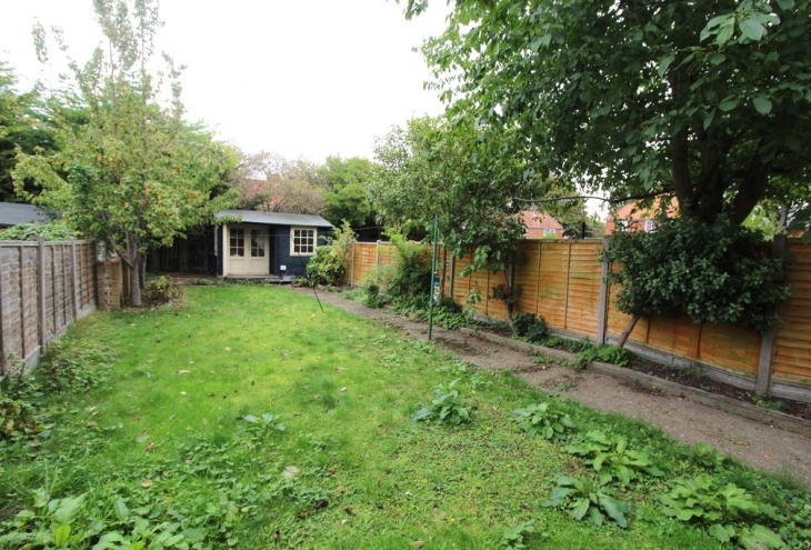 29 Dryden Avenue Lincoln LN2 4DZ Image 8 - King and Co