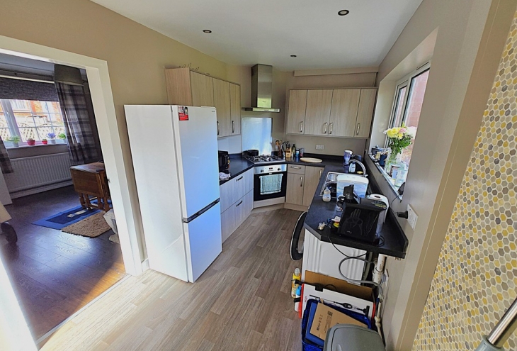 29 Dryden Avenue Lincoln LN2 4DZ Image 3 - King and Co